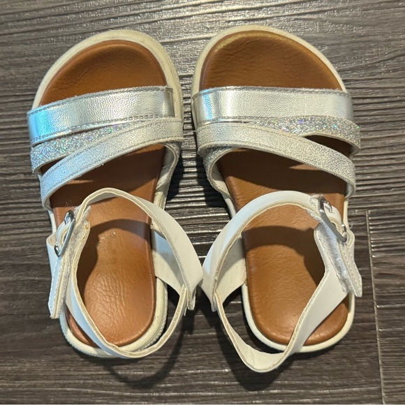Toddler Girl White Sandals - Picture 1 of 7